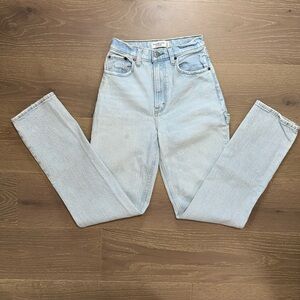 Abercrombie & Fitch ‘The 90s Straight Ultra High Rise’ Curve Love Jeans size 25L